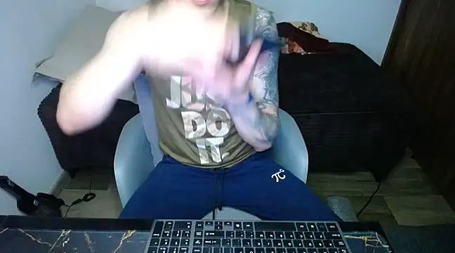 Snapshot of bossking017 chatting on February 28, 2025, 1:05 am bossking017 online show from February 28, 2025, 1:05 am