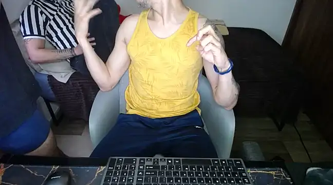 Snapshot of bossking017 chatting on March 7, 2025, 8:22 pm bossking017 online show from March 7, 2025, 8:22 pm