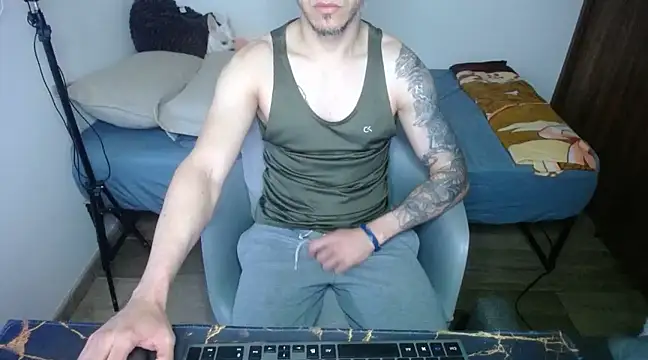 Snapshot of bossking017 chatting on March 12, 2025, 12:36 pm bossking017 online show from March 12, 2025, 12:36 pm