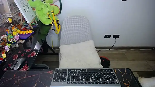 Snapshot of bossking017 chatting on September 14, 2025, 3:11 pm bossking017 online show from September 14, 2025, 3:11 pm