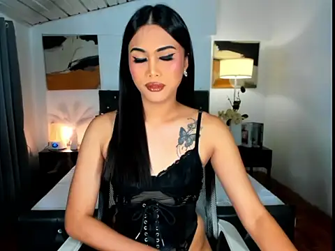 CallaWang online show from November 2, 2025, 6:10 pm