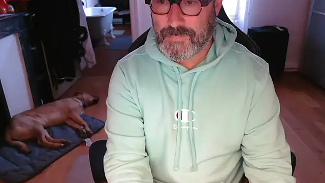 Hairyfred73 online show from October 10, 2025, 8:24 am