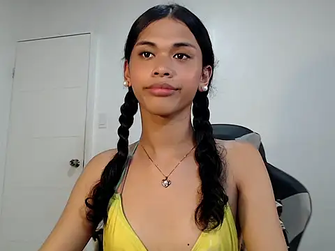 urcurlydiva online show from November 8, 2025, 6:24 am