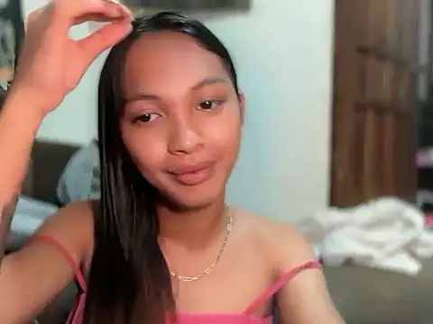 Snapshot of Simi_Ipit chatting on February 5, 2026, 1:27 pm Simi Ipit online show from February 5, 2026, 1:27 pm