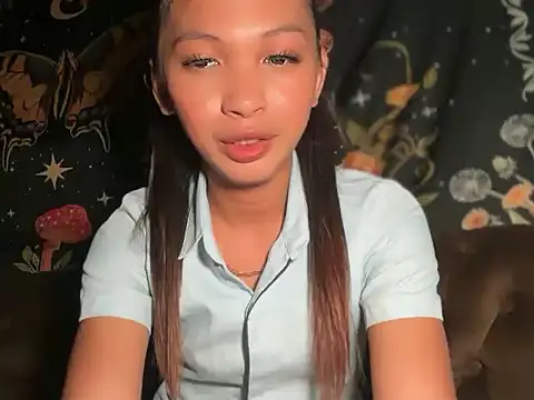 Snapshot of Simi_Ipit chatting on February 11, 2026, 7:08 pm Simi Ipit online show from February 11, 2026, 7:08 pm