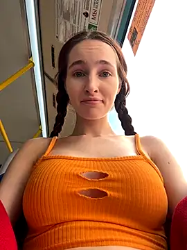 Snapshot of SnappyHappy chatting on September 19, 2025, 10:38 am SnappyHappy online show from September 19, 2025, 10:38 am