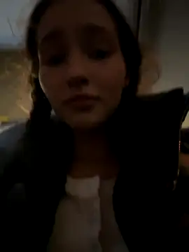 Snapshot of SnappyHappy chatting on October 1, 2025, 4:24 pm SnappyHappy online show from October 1, 2025, 4:24 pm