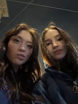 Snapshot of SnappyHappy chatting on November 19, 2025, 2:39 pm SnappyHappy online show from November 19, 2025, 2:39 pm