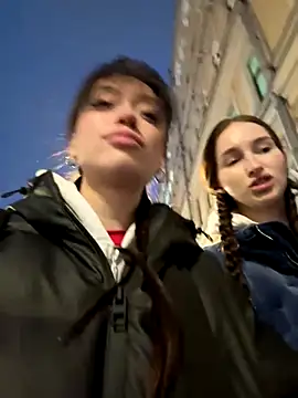 Snapshot of SnappyHappy chatting on November 24, 2025, 2:06 pm SnappyHappy online show from November 24, 2025, 2:06 pm