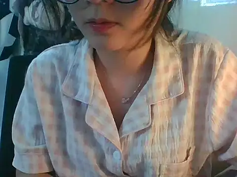 Snapshot of Linzly chatting on September 20, 2025, 8:26 am Linzly online show from September 20, 2025, 8:26 am