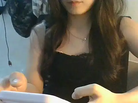 Snapshot of Linzly chatting on October 4, 2025, 5:00 pm Linzly online show from October 4, 2025, 5:00 pm