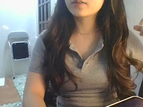 Snapshot of Linzly chatting on October 31, 2025, 2:56 am Linzly online show from October 31, 2025, 2:56 am