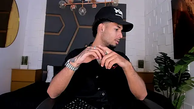 Thiagoferreti online show from November 4, 2025, 7:24 pm