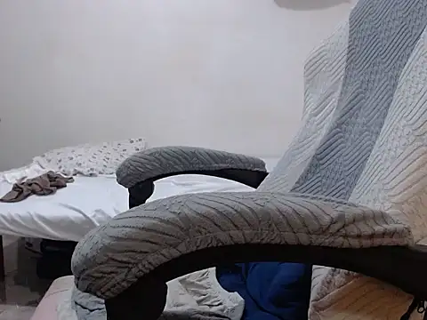Snapshot of Mistress_Bigcockts chatting on June 18, 2026, 9:19 pm Mistress Bigcockts online show from June 18, 2026, 9:19 pm
