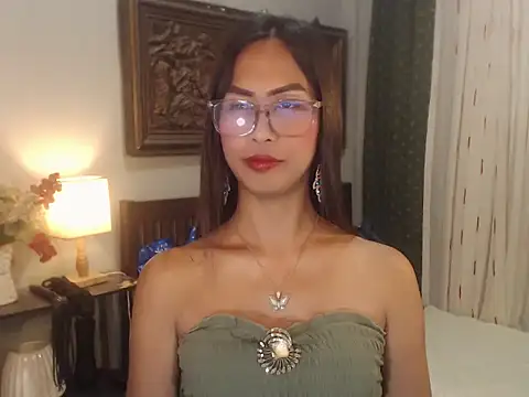 Snapshot of Nathalieheartt chatting on July 13, 2026, 1:47 pm Nathalieheartt online show from July 13, 2026, 1:47 pm