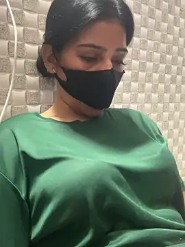 Hot Jaanvi  online show from May 21, 2026, 4:41 am
