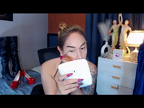 Allysonevanns online show from April 5, 2026, 1:36 am