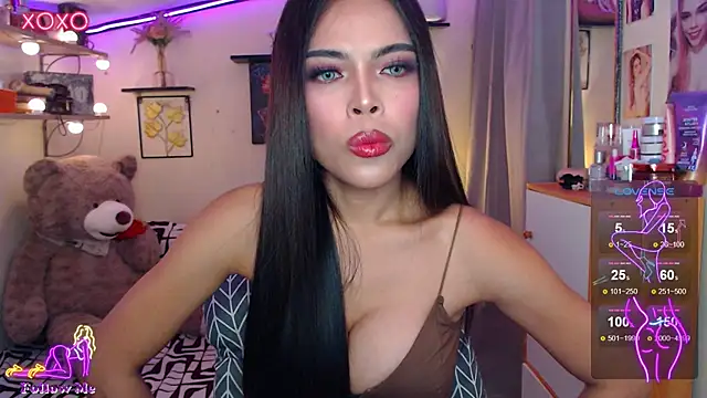 Snapshot of izabella_moore chatting on May 18, 2026, 3:46 am izabella moore online show from May 18, 2026, 3:46 am