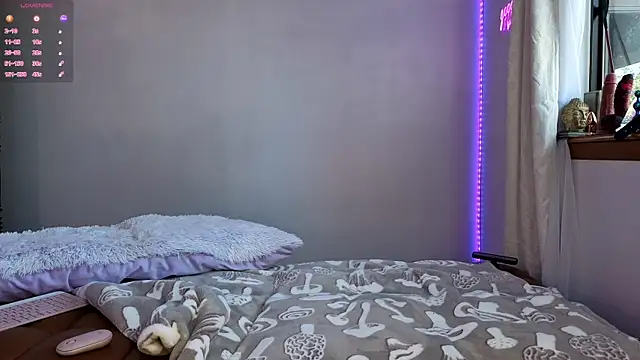 dustbunni0414 online show from December 3, 2025, 6:17 pm