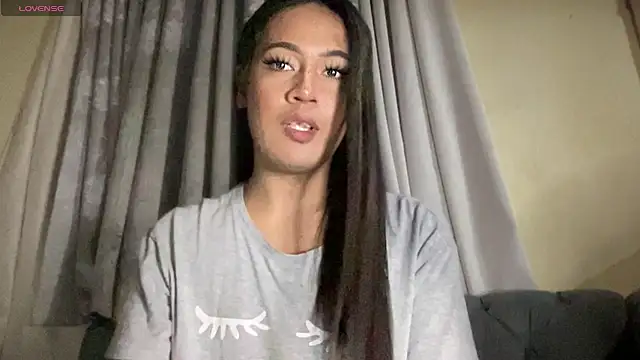 fallon empress143 online show from November 17, 2025, 6:35 pm