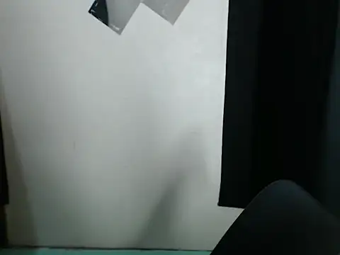 Auroraxtwilight online show from April 17, 2026, 9:51 pm