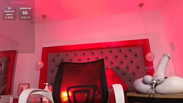 Snapshot of MirandaSould chatting on April 17, 2026, 1:25 pm MirandaSould online show from April 17, 2026, 1:25 pm