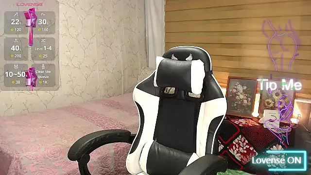 TssluttyNikka online show from November 19, 2025, 9:48 pm