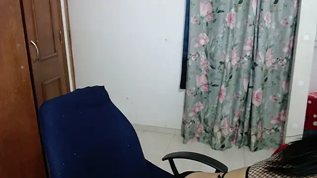 Snapshot of alejandralatina chatting on November 29, 2025, 3:20 am alejandralatina online show from November 29, 2025, 3:20 am