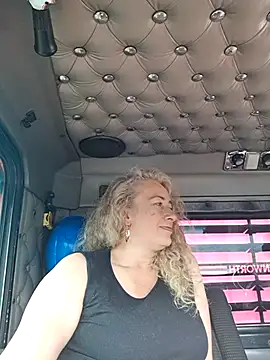 sofiacurvy 45 online show from March 14, 2026, 12:43 pm