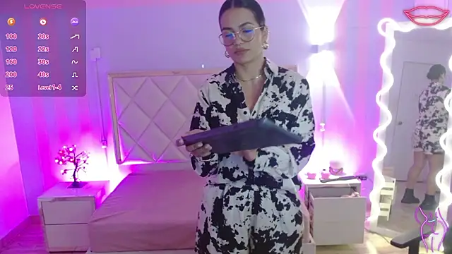 Snapshot of Rosalind_tay chatting on March 19, 2026, 11:25 am Rosalind tay online show from March 19, 2026, 11:25 am