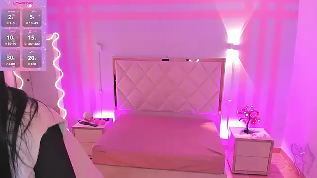 Snapshot of Rosalind_tay chatting on April 15, 2026, 11:06 am Rosalind tay online show from April 15, 2026, 11:06 am