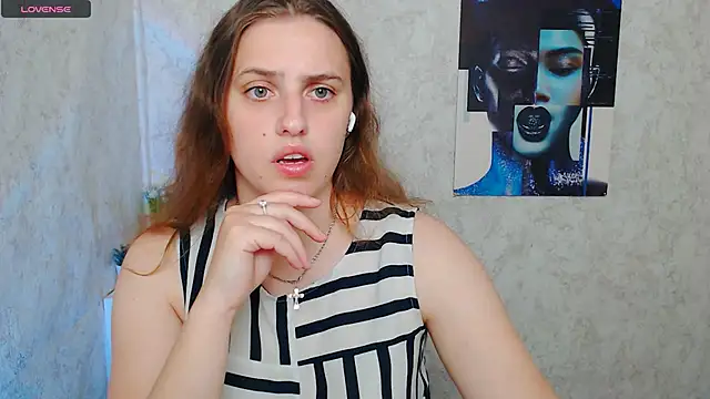 AmandaDimond  online show from May 24, 2026, 11:59 am