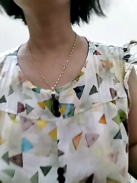 love sexy090 online show from May 18, 2026, 12:07 am