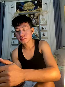 xshyboyx online show from October 7, 2025, 2:03 pm