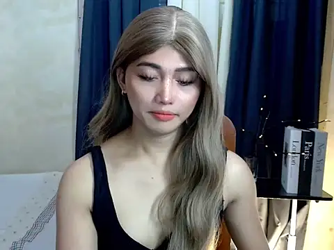 Snapshot of Kelly_Holly chatting on September 18, 2025, 1:51 am Kelly Holly online show from September 18, 2025, 1:51 am