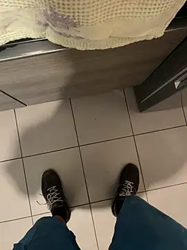 Snapshot of Lopochow chatting on October 8, 2025, 10:13 am Lopochow online show from October 8, 2025, 10:13 am