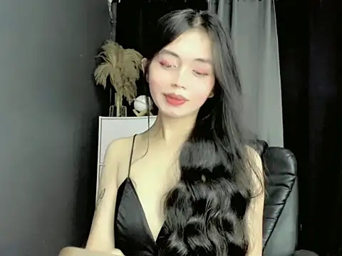 Snapshot of LexiLove chatting on November 14, 2025, 9:41 am LexiLove online show from November 14, 2025, 9:41 am