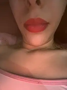 Mimisixo online show from October 7, 2025, 10:51 pm