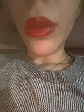 Mimisixo online show from November 5, 2025, 11:05 pm