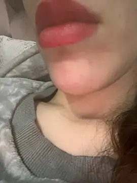 Snapshot of Mimisixo chatting on February 18, 2026, 12:17 am Mimisixo online show from February 18, 2026, 12:17 am