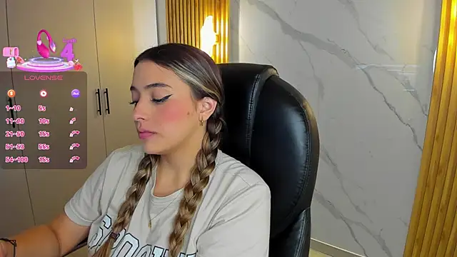 KYLIE JONES6 online show from September 23, 2025, 3:09 am