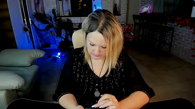 MariemLui online show from October 26, 2025, 12:22 pm