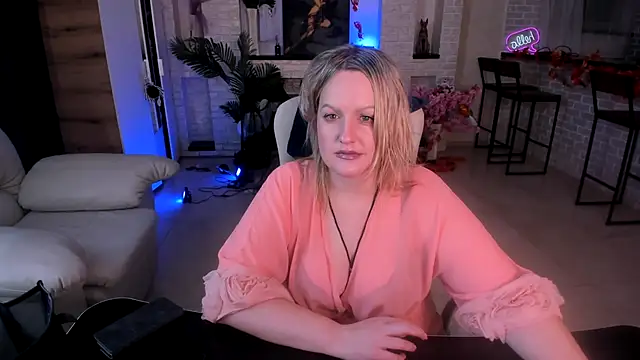 MariemLui online show from November 5, 2025, 3:12 pm