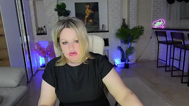 MariemLui online show from April 7, 2026, 3:56 pm