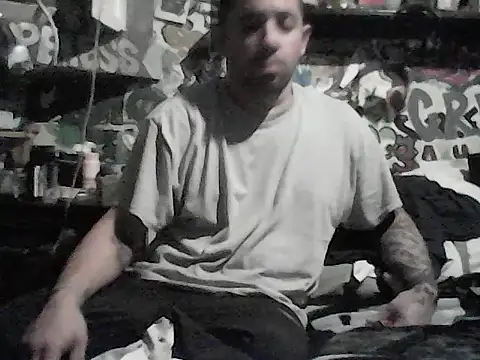 Snapshot of Twoslipperywhenwett chatting on December 16, 2025, 8:25 pm Twoslipperywhenwett online show from December 16, 2025, 8:25 pm