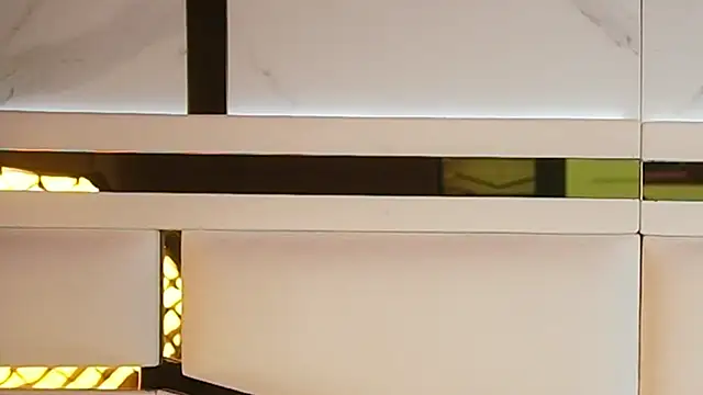 ambar rosse25 online show from September 21, 2025, 11:45 am