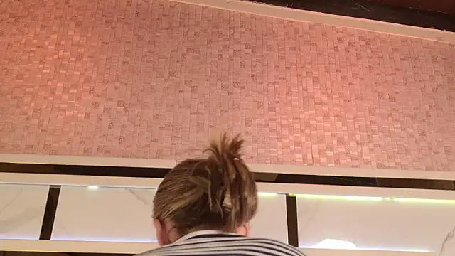 ambar rosse25 online show from October 3, 2025, 11:40 am