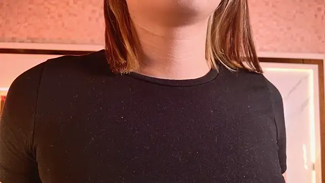 ambar rosse25 online show from October 21, 2025, 11:33 am