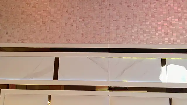 ambar rosse25 online show from December 2, 2025, 11:37 am