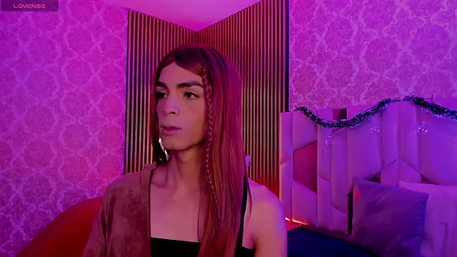 LIHIAN TAY online show from November 23, 2025, 3:50 am